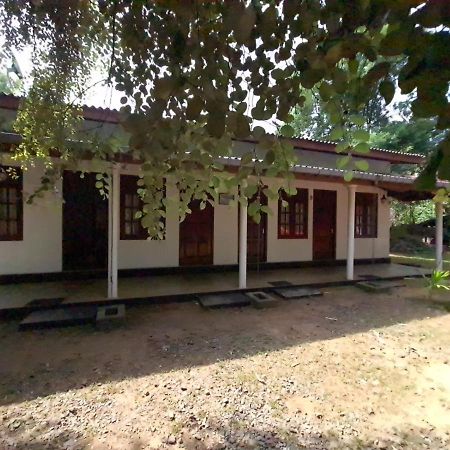Katagamuwa Rest Hotel Kataragama Exterior photo