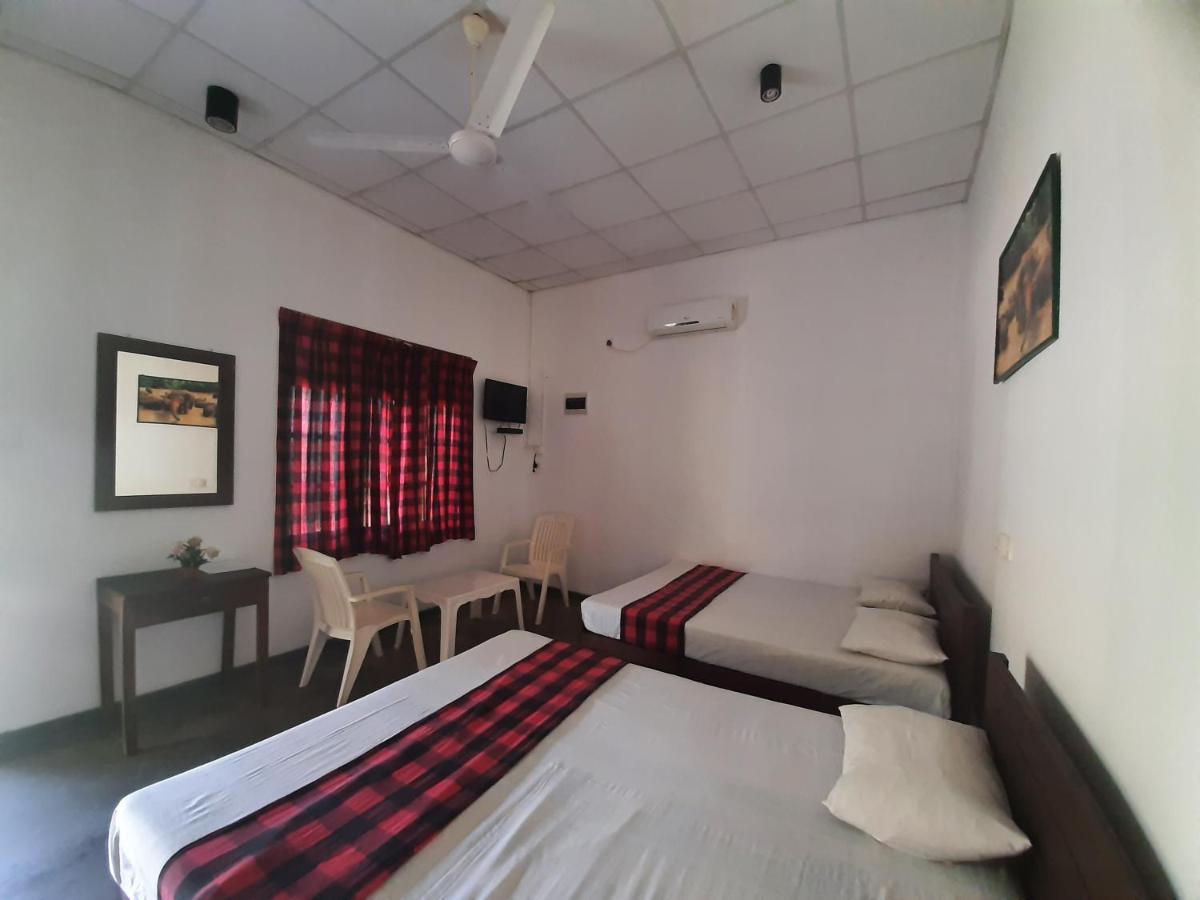 Katagamuwa Rest Hotel Kataragama Exterior photo