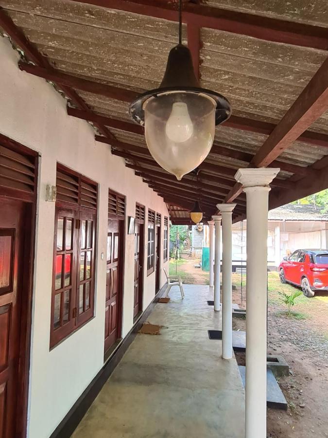 Katagamuwa Rest Hotel Kataragama Exterior photo